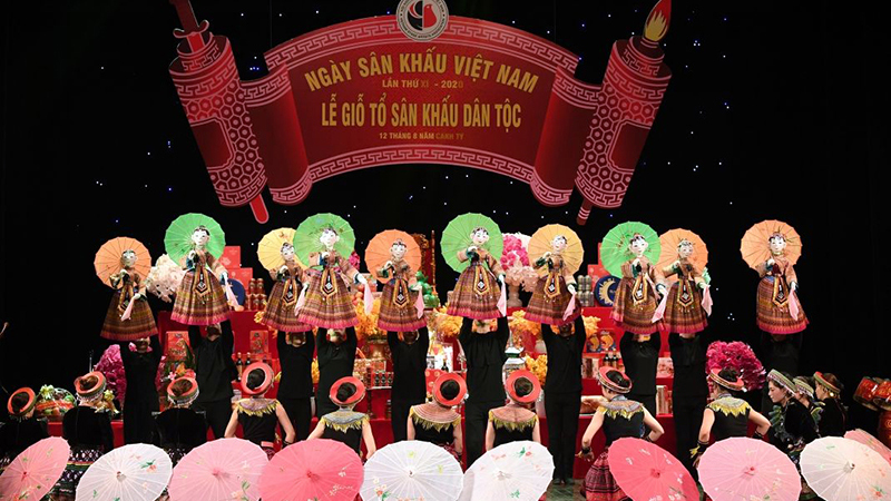 Ngày Sân khấu dân gian Việt Nam diễn ra vào ngày 12/8 âm lịch hằng năm